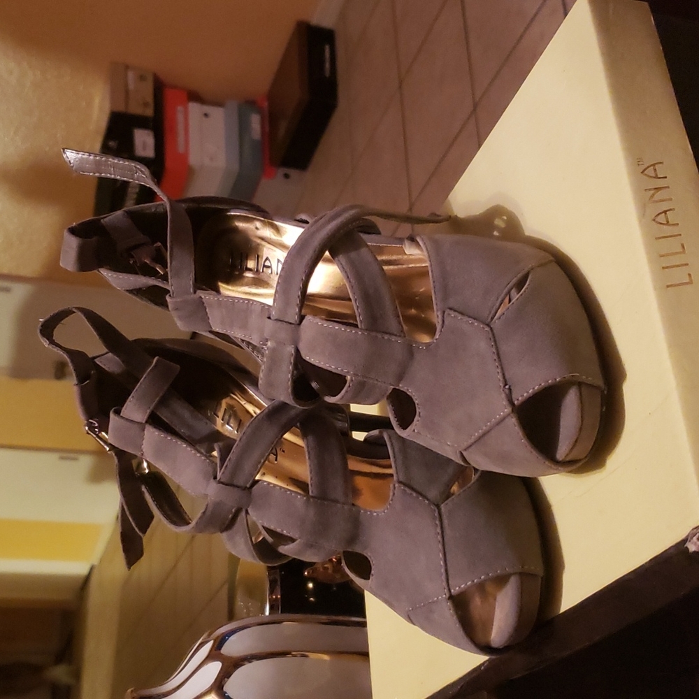 Brand: Liliana heels